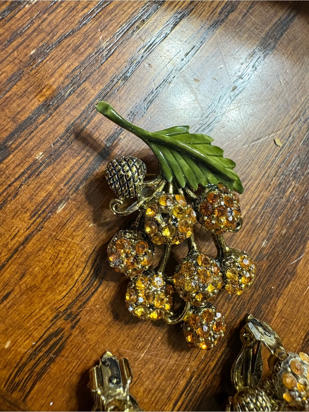 Vintage Hollycraft Yellow/Orange Floral Brooch and Clip Earrings Set - Picture 5 of 7